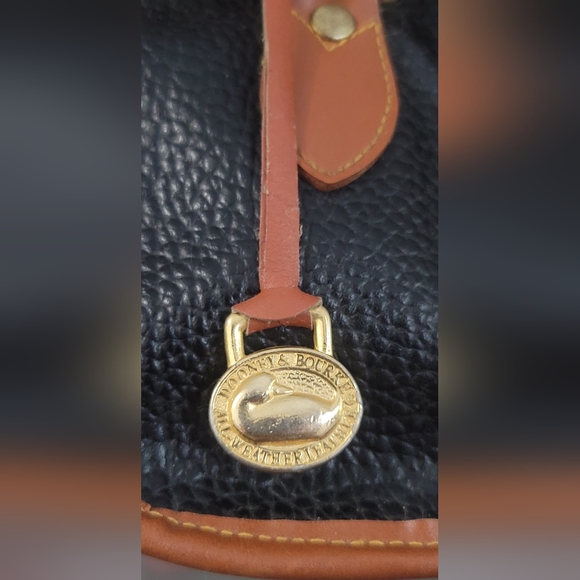 Dooney & Bourke Vintage HandbagDooney & Bourke All Weather Leather Pebble Grain - Picture 7 of 10